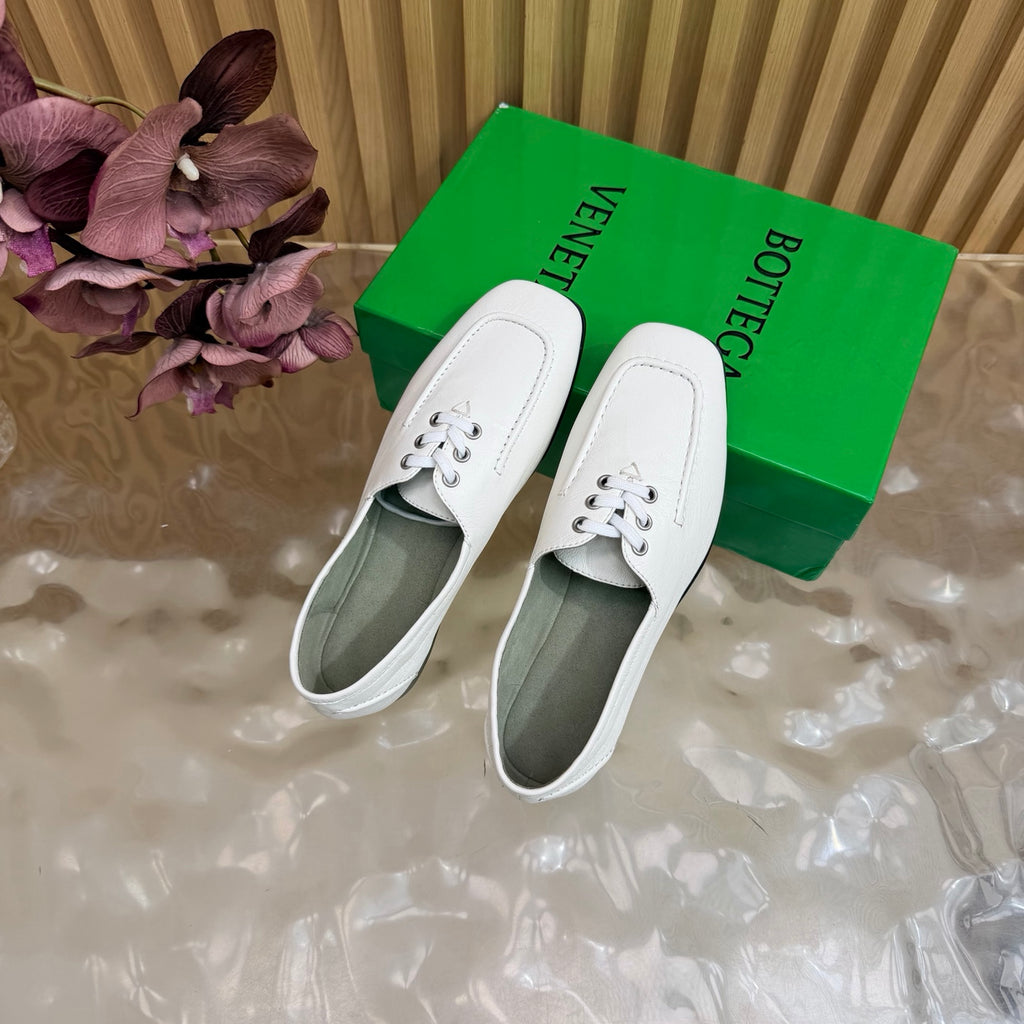 Alabaster Gino Lace-Up Shoe