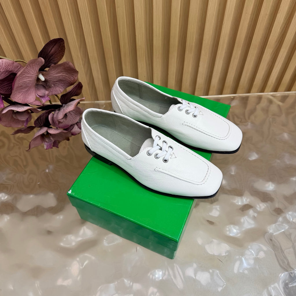 Alabaster Gino Lace-Up Shoe