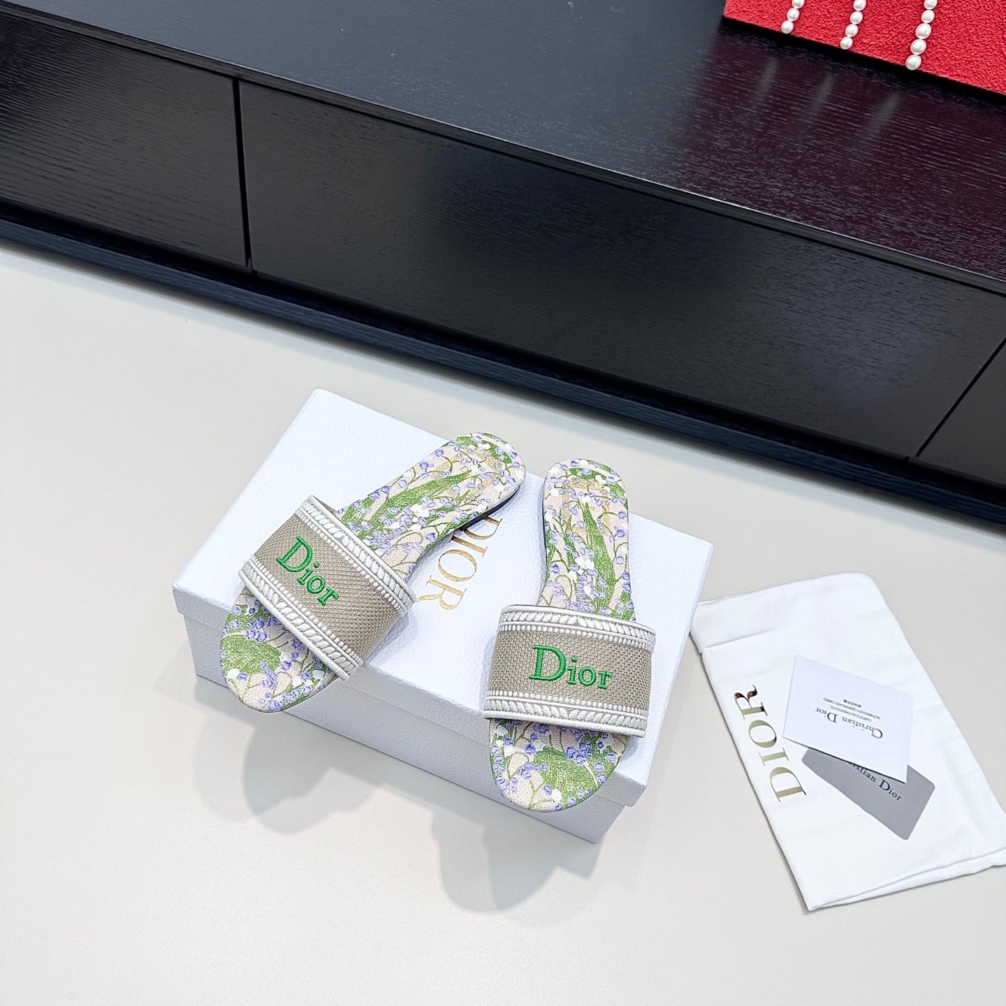 Multicolor Lily Dway Slide