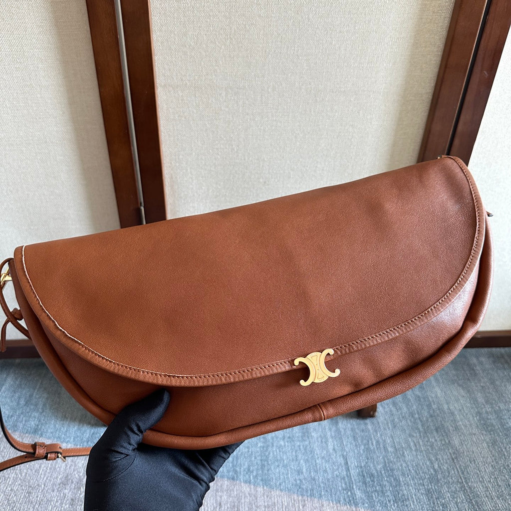 Soft Tan Soft Triomphe Halfmoon In Leather - 3
