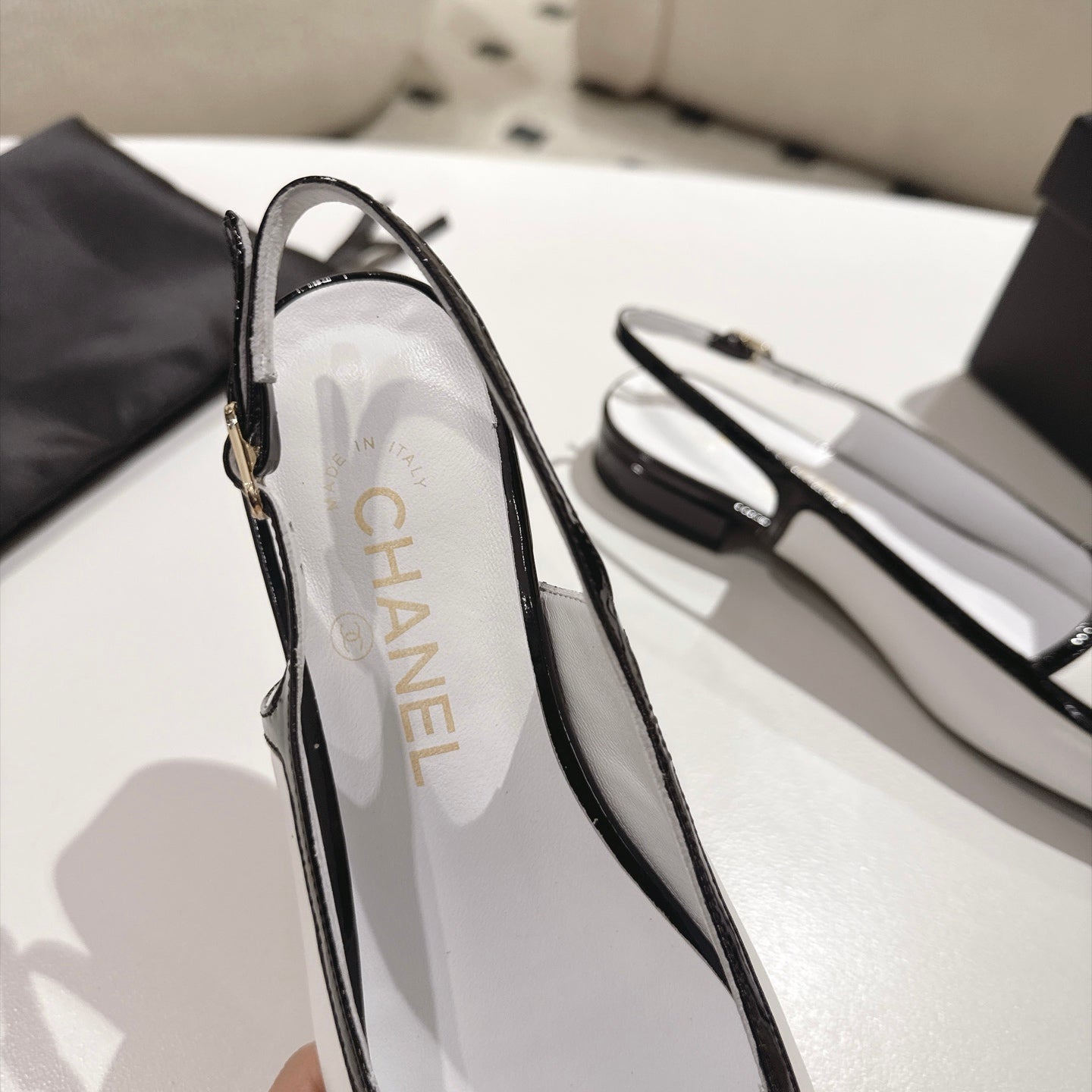 White & Black Fall Winter 2026 Pre-Collection Slingbacks
