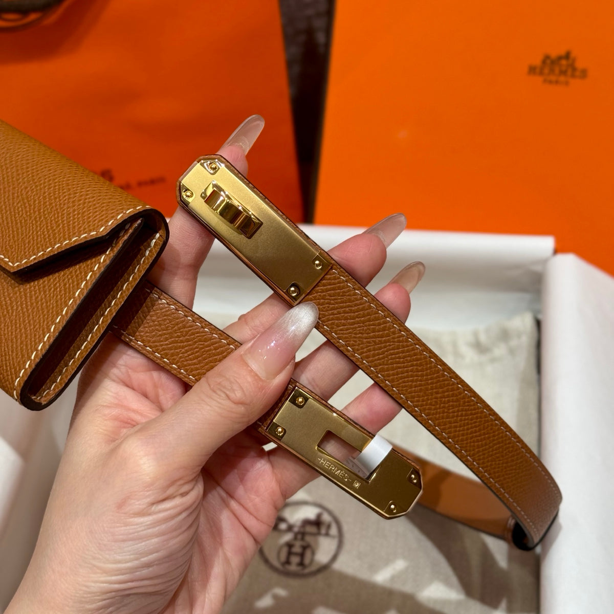 Gold Kelly Pocket 18 Belt With Gold Finish