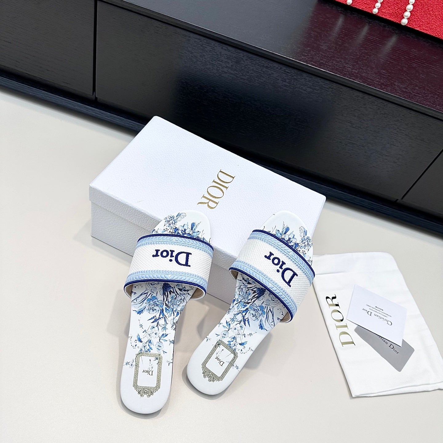 White & Blue Dway Slide