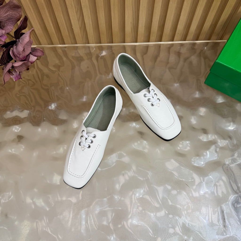 Alabaster Gino Lace-Up Shoe