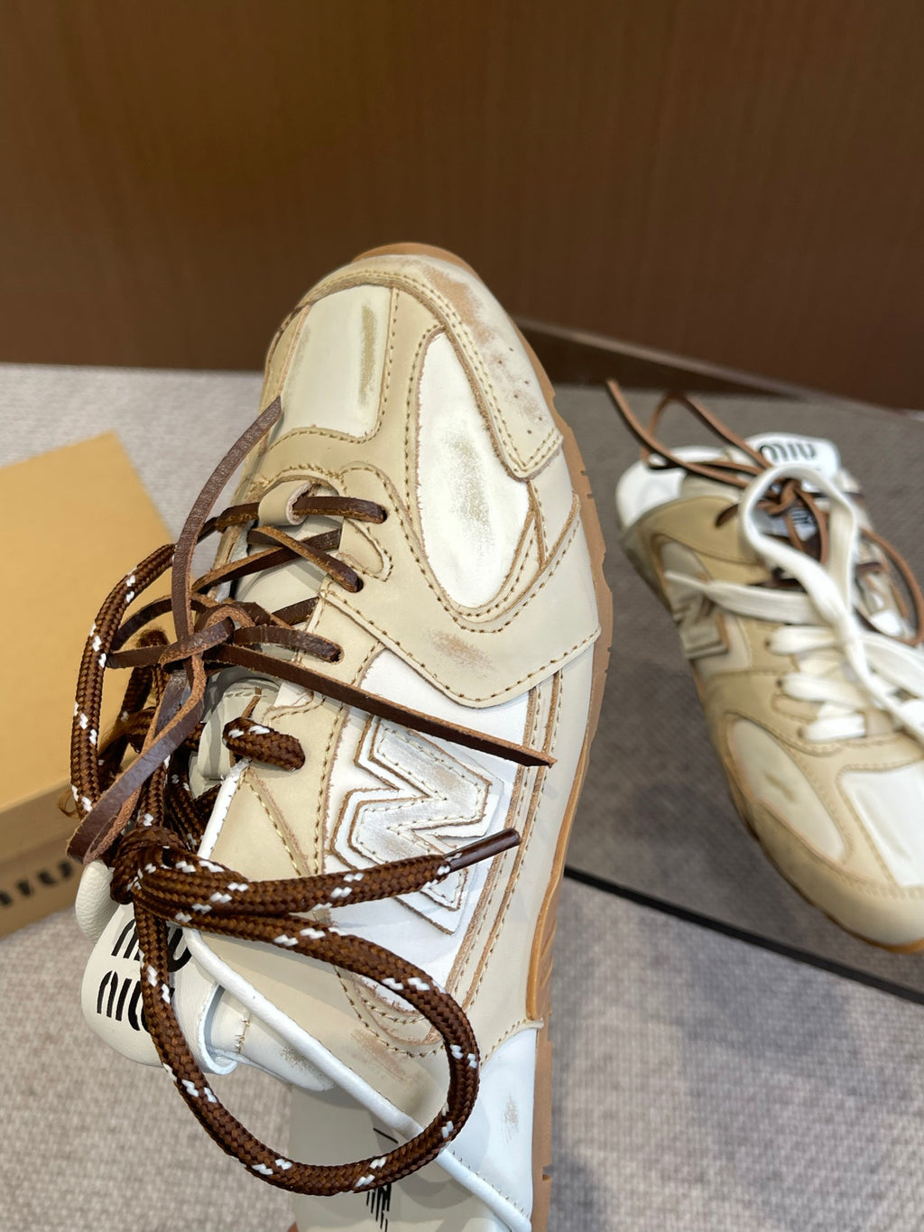 Travertine Gray/White 530 SL Deco Leather Mules