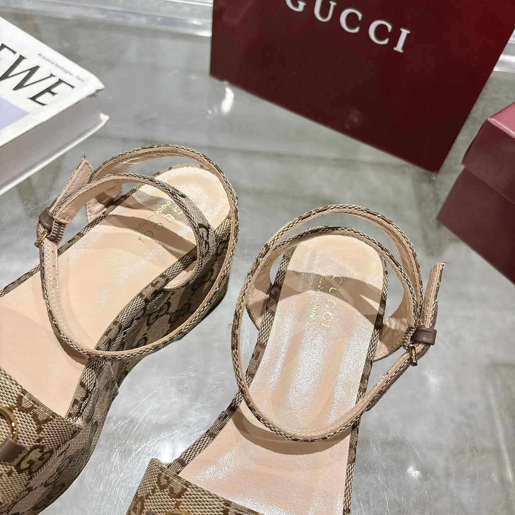 Beige Flatform Sandal
