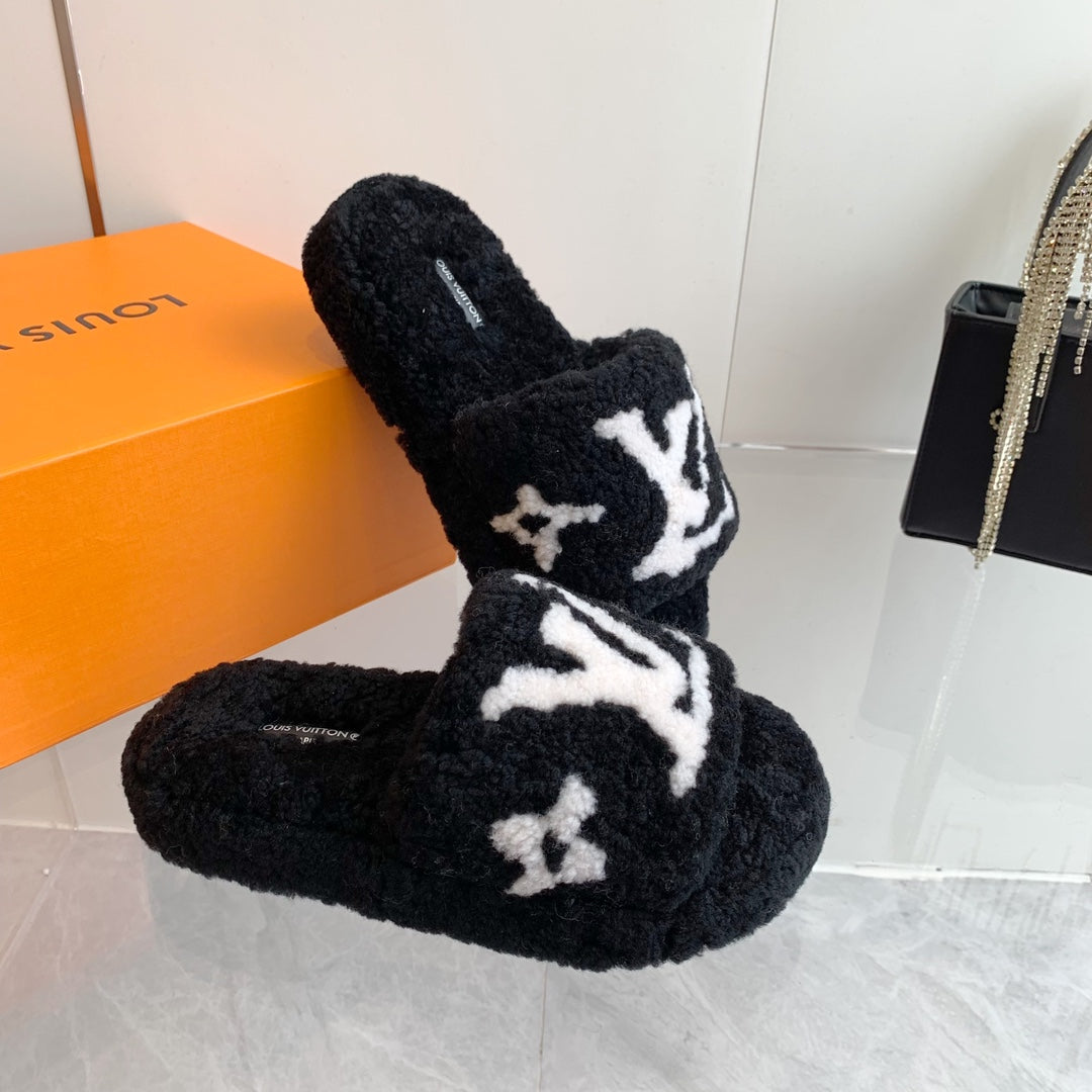Black LP Flat Mule