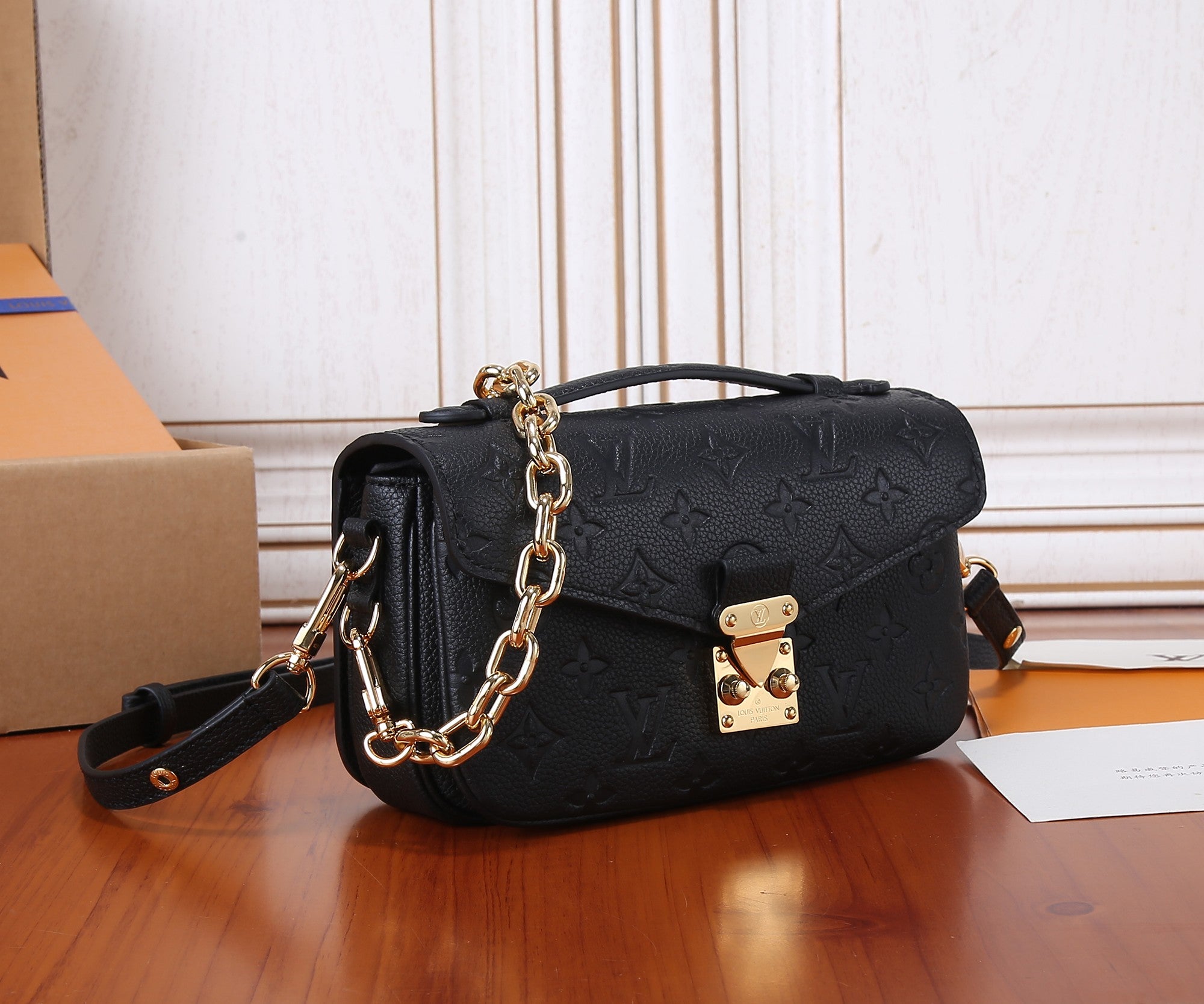 Black Pochette Métis East West