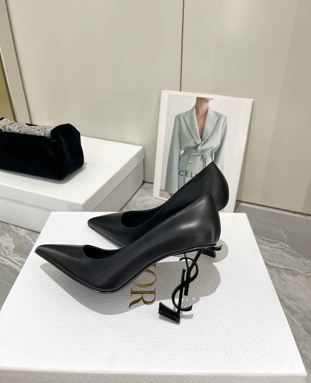 Black YO pumps