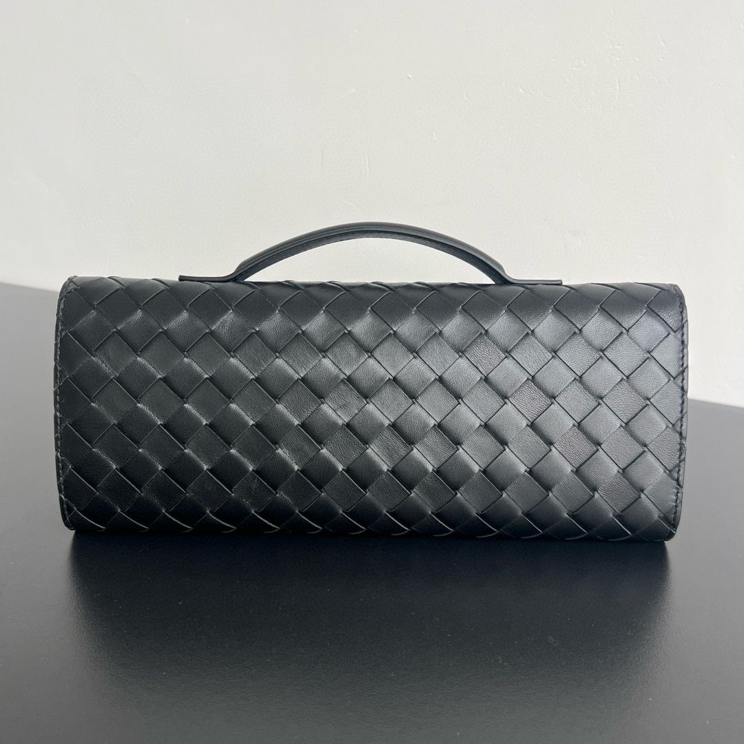 Black Andiamo Clutch