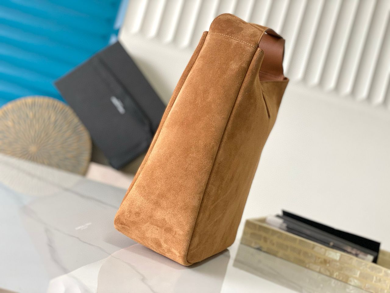 Leaf Green Le 5 à 7 Large Leather Shoulder Bag