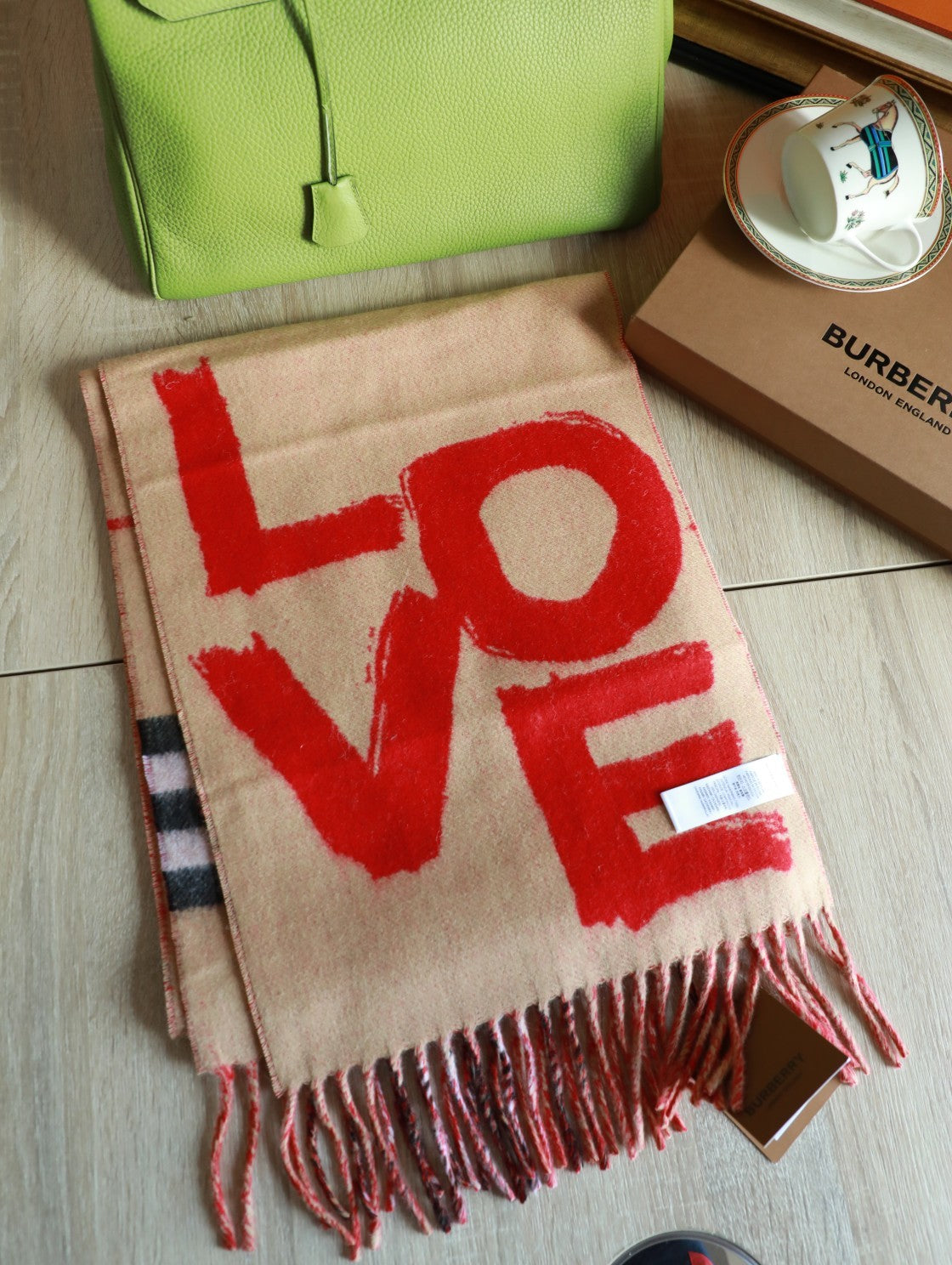 Begie wool love jacquard scarf