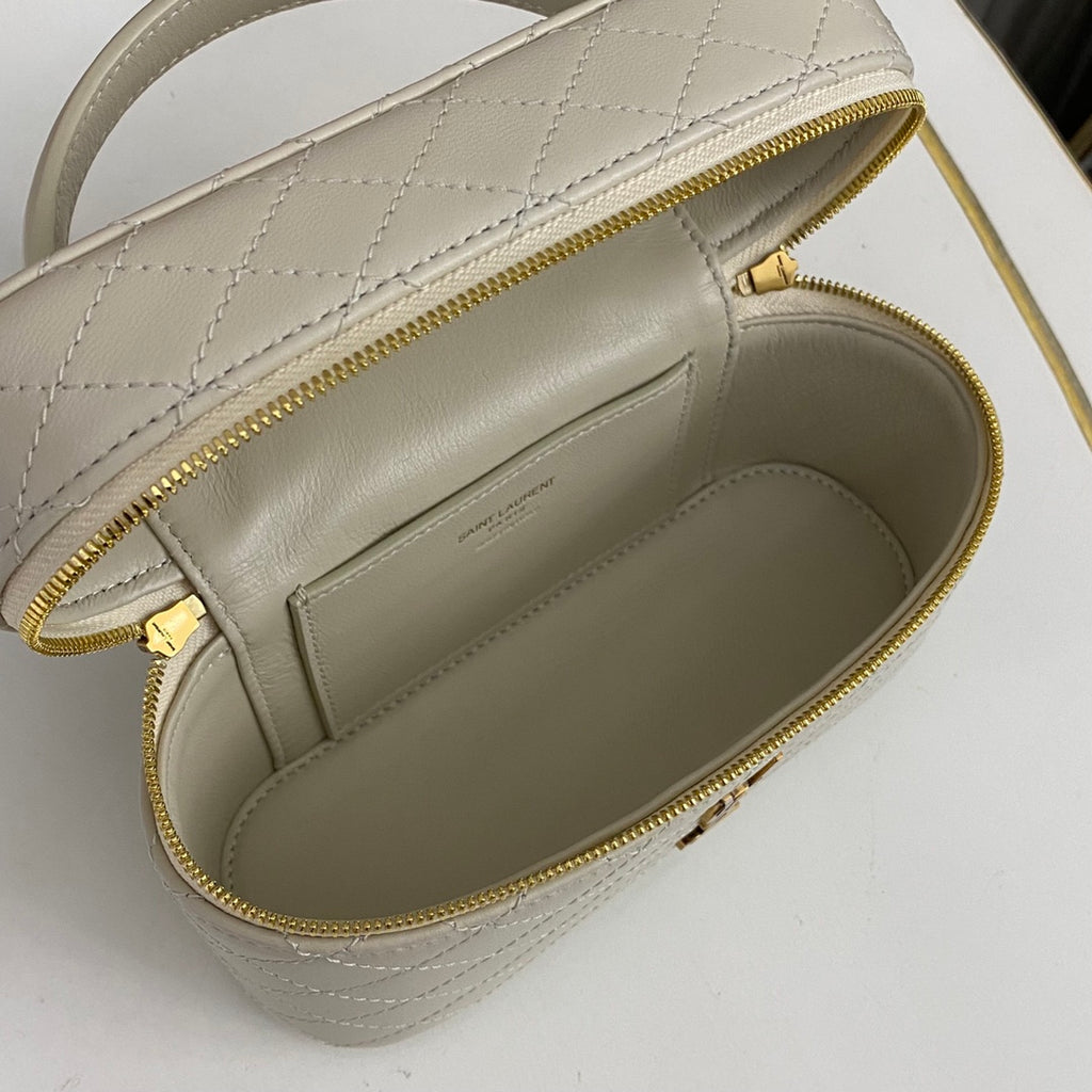 Blanc Vintage Gaby Vanity Bag
