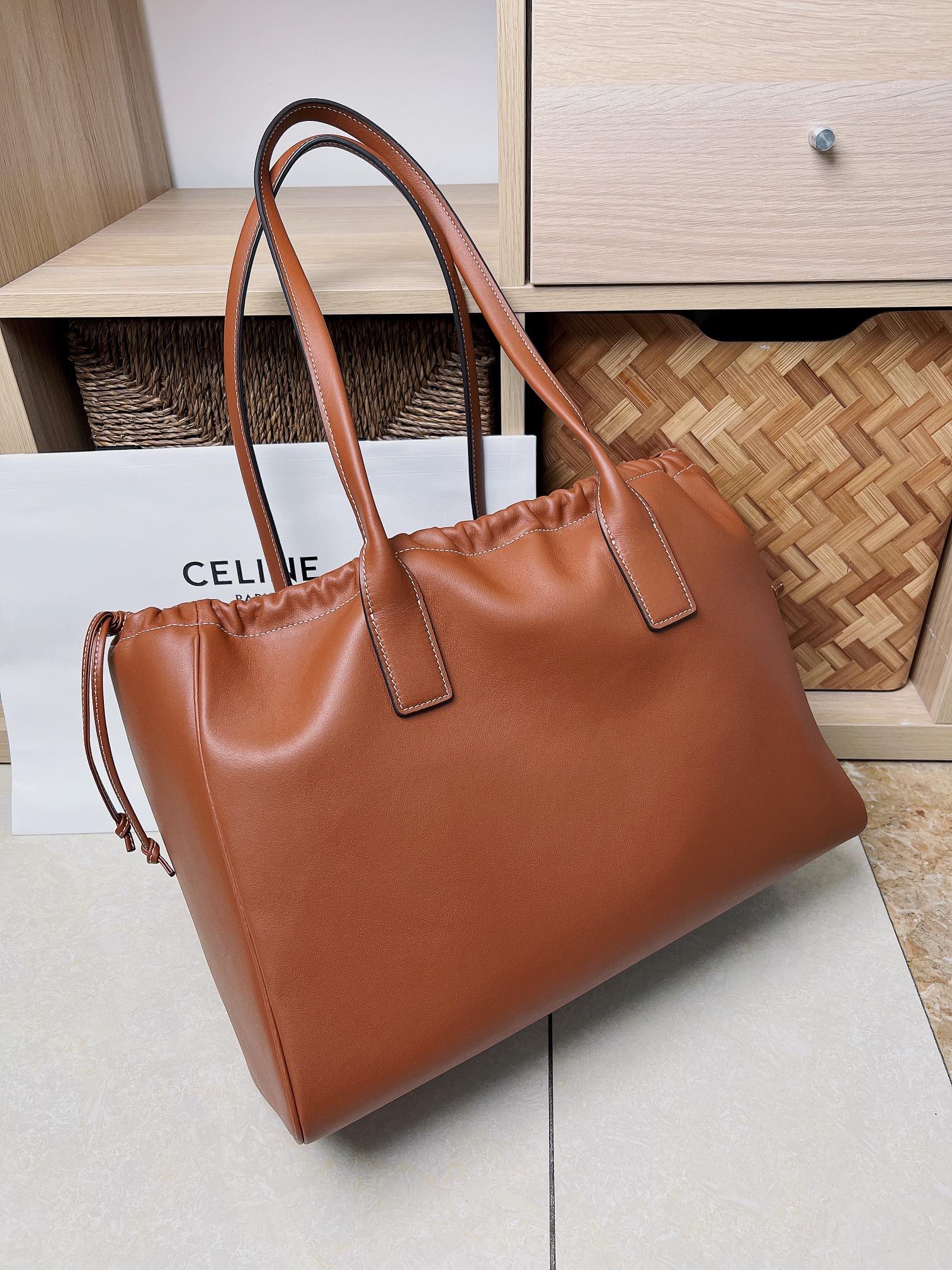 Tan Cabas Drawstring Triomphe