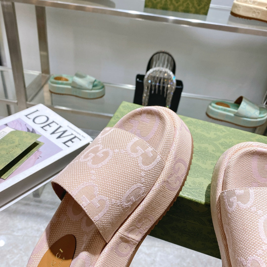Beige and light pink platform slide sandal