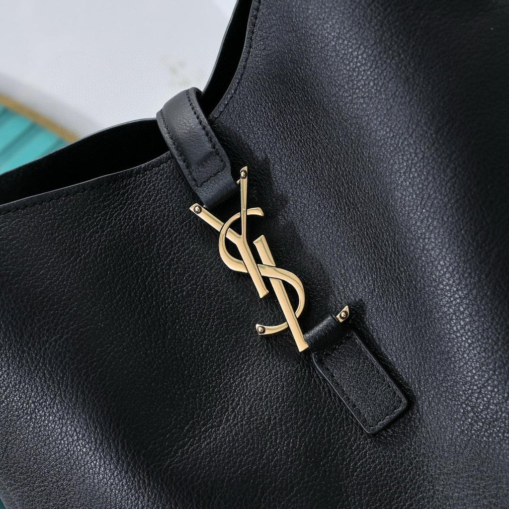 Black Le 5 à 7 Large Leather Shoulder Bag