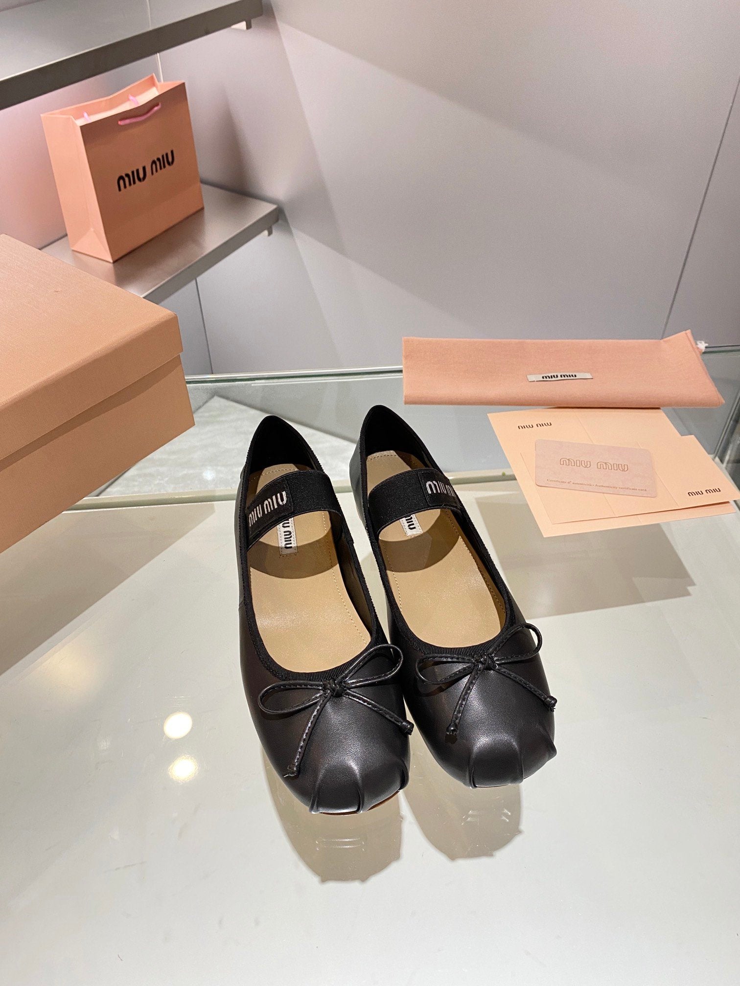 Black M Leather ballerinas