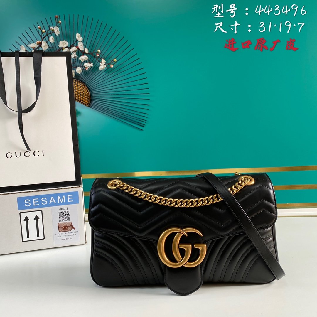 Black GM medium shoulder bag