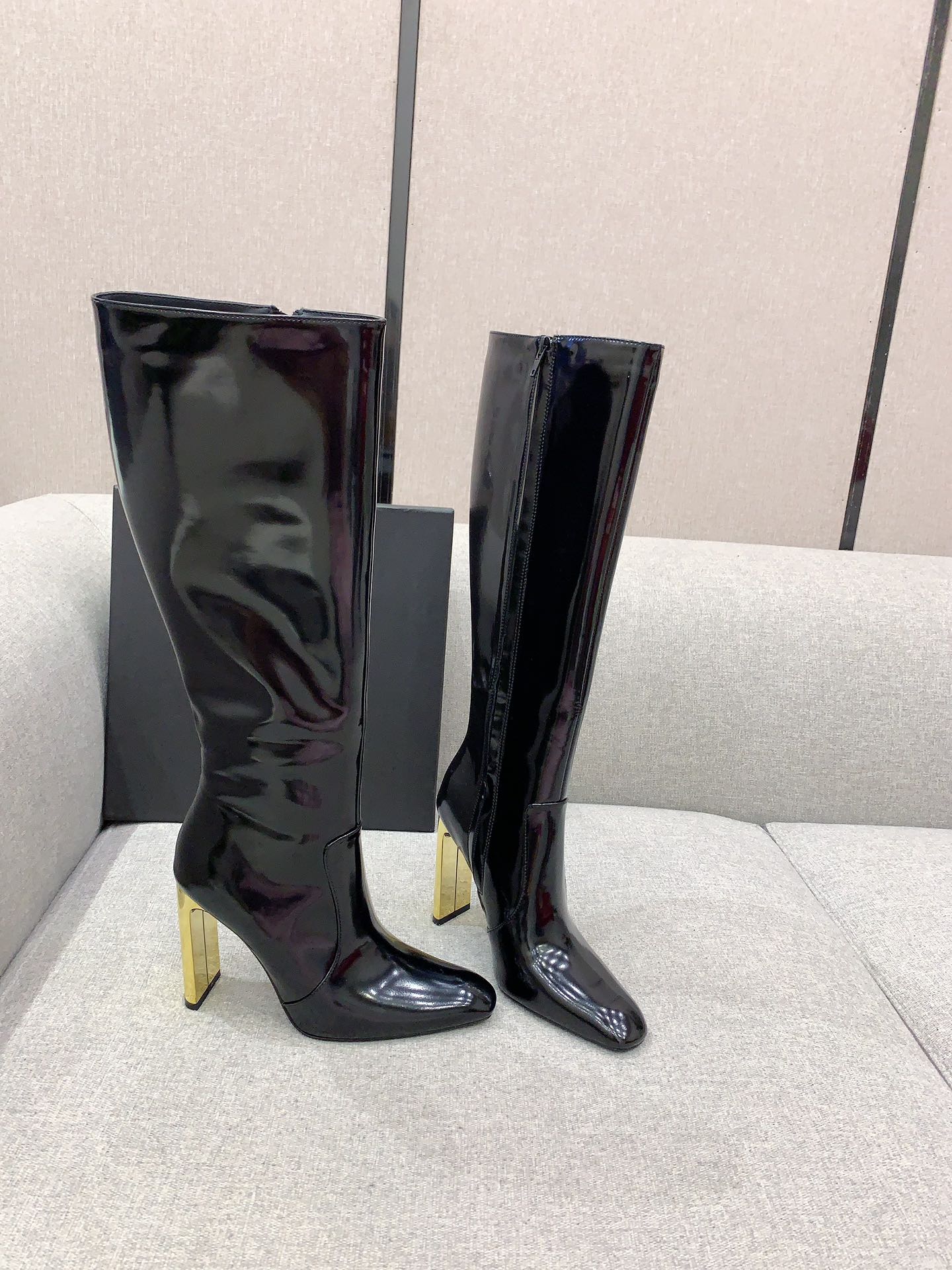 Black YA Boots In Glazed Leather