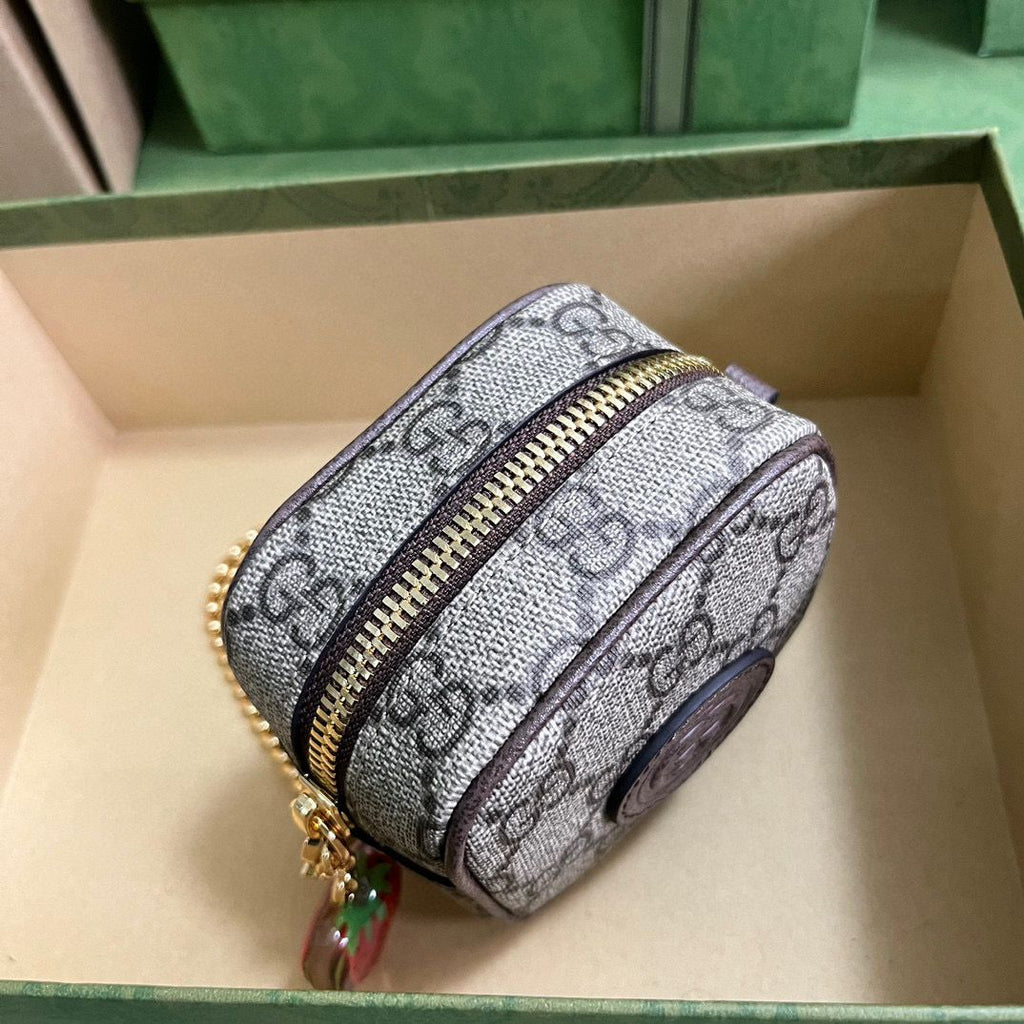 Beige Coin Purse With Strawberry