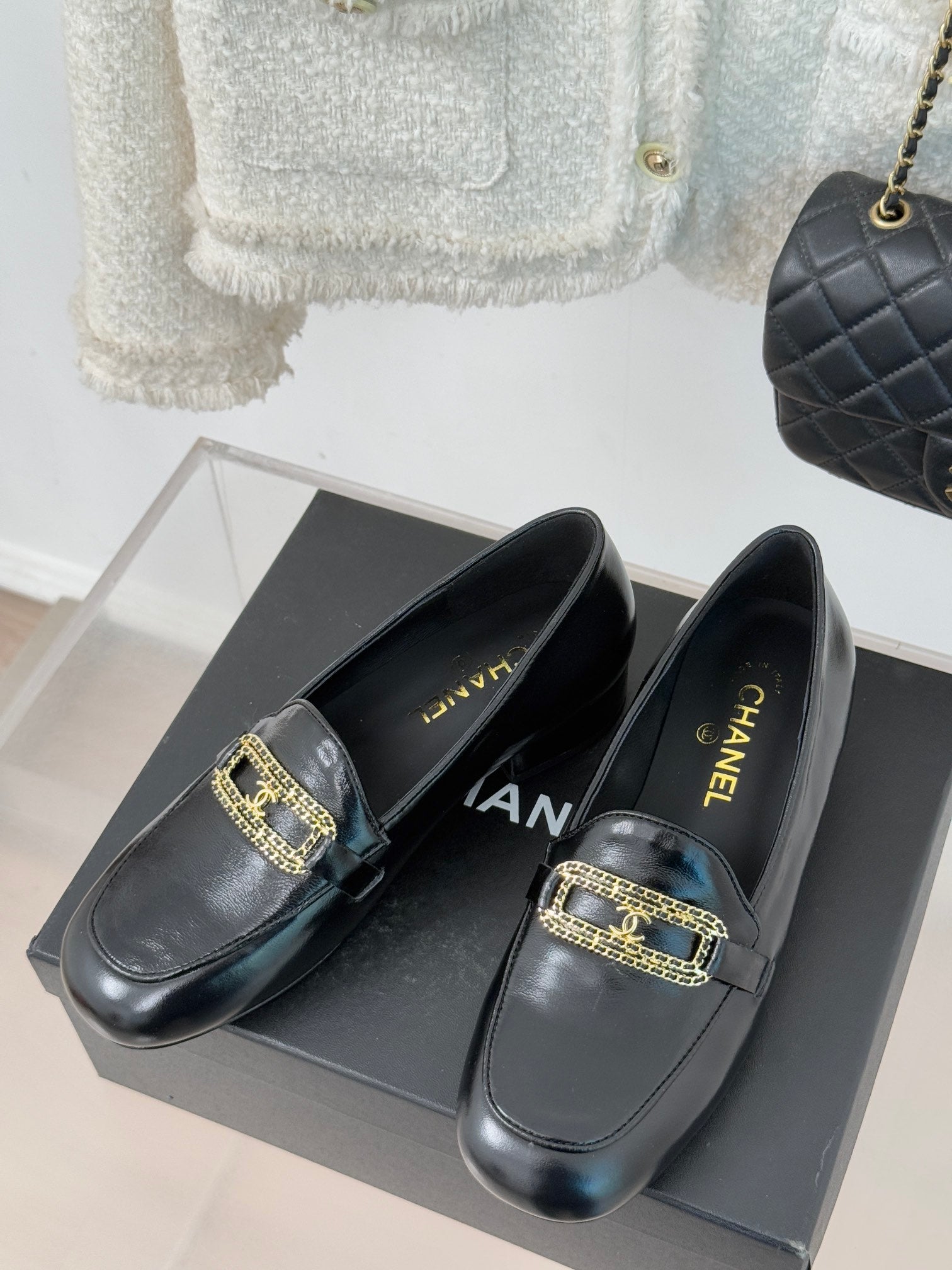 Black Crumpled Shiny Leather