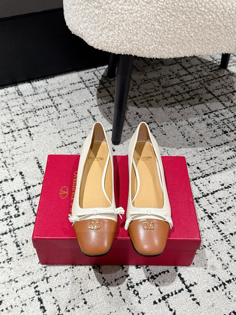 Ivory Valet Du Roi Kidskin Ballerina 25MM