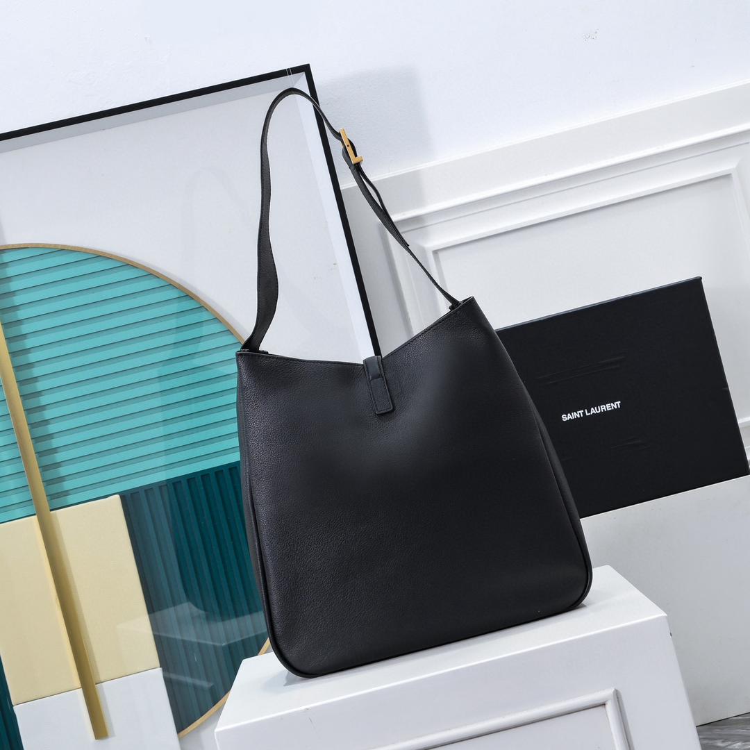 Black Le 5 à 7 Large Leather Shoulder Bag