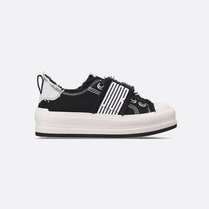 Black & White Walk'n Platform Sneaker