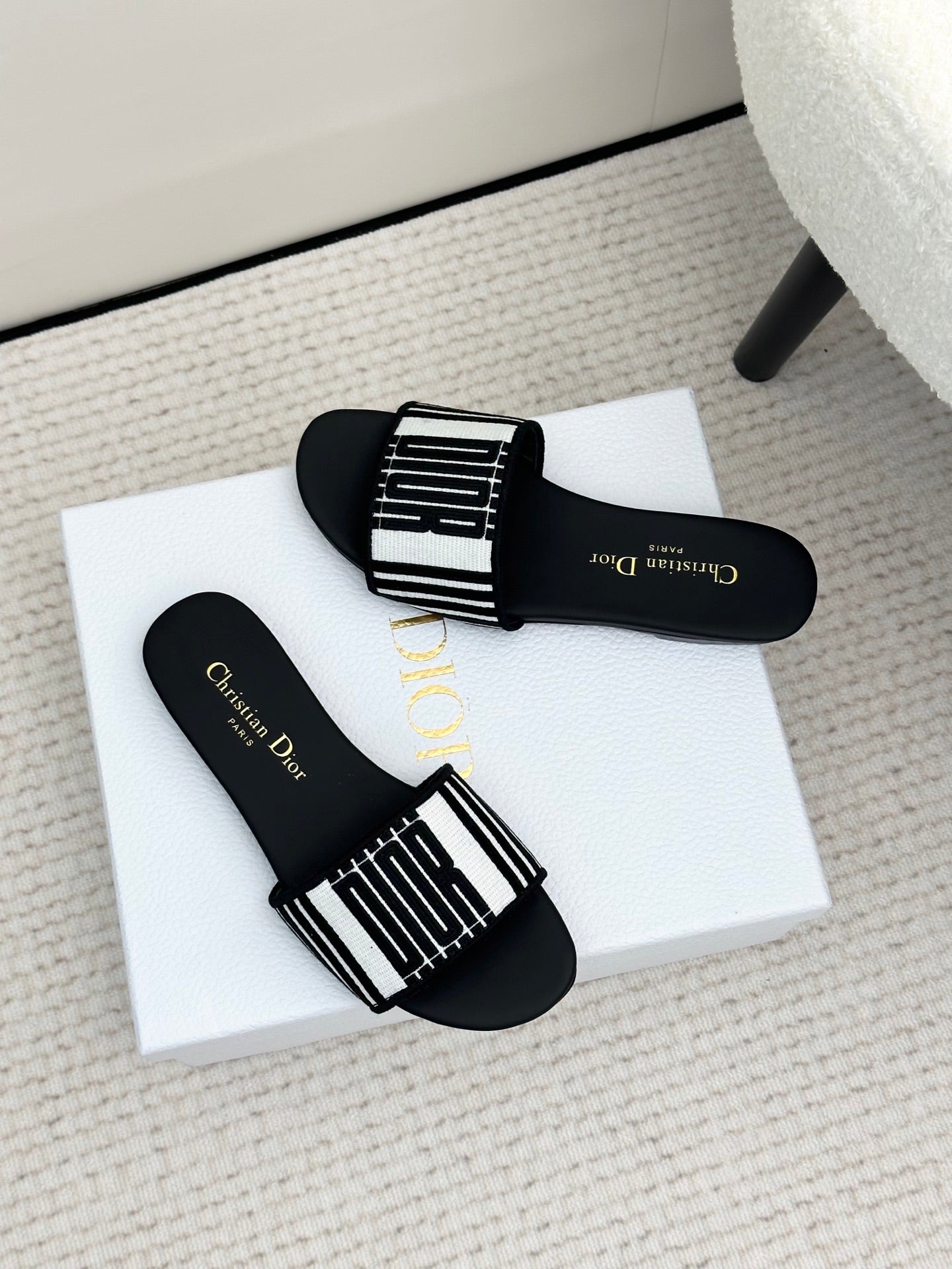 Black & White Cotton Dway Slide