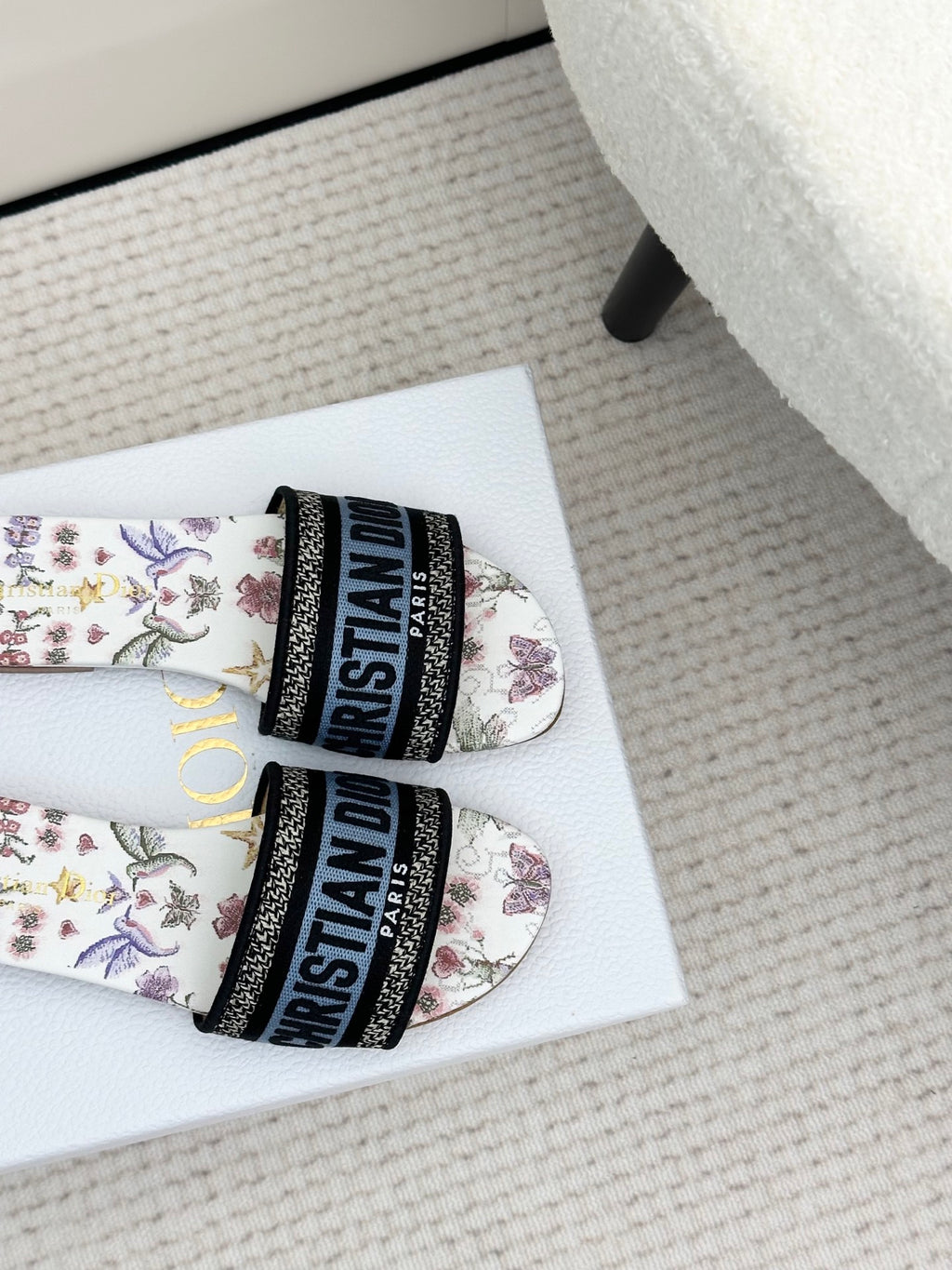 White Multicolor Dioramour Dway Slide