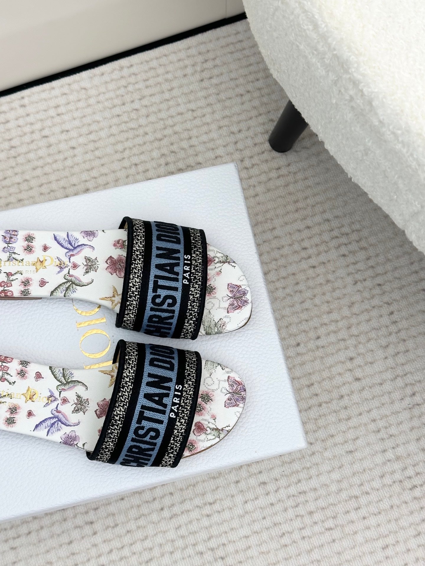 White Multicolor Dioramour Dway Slide