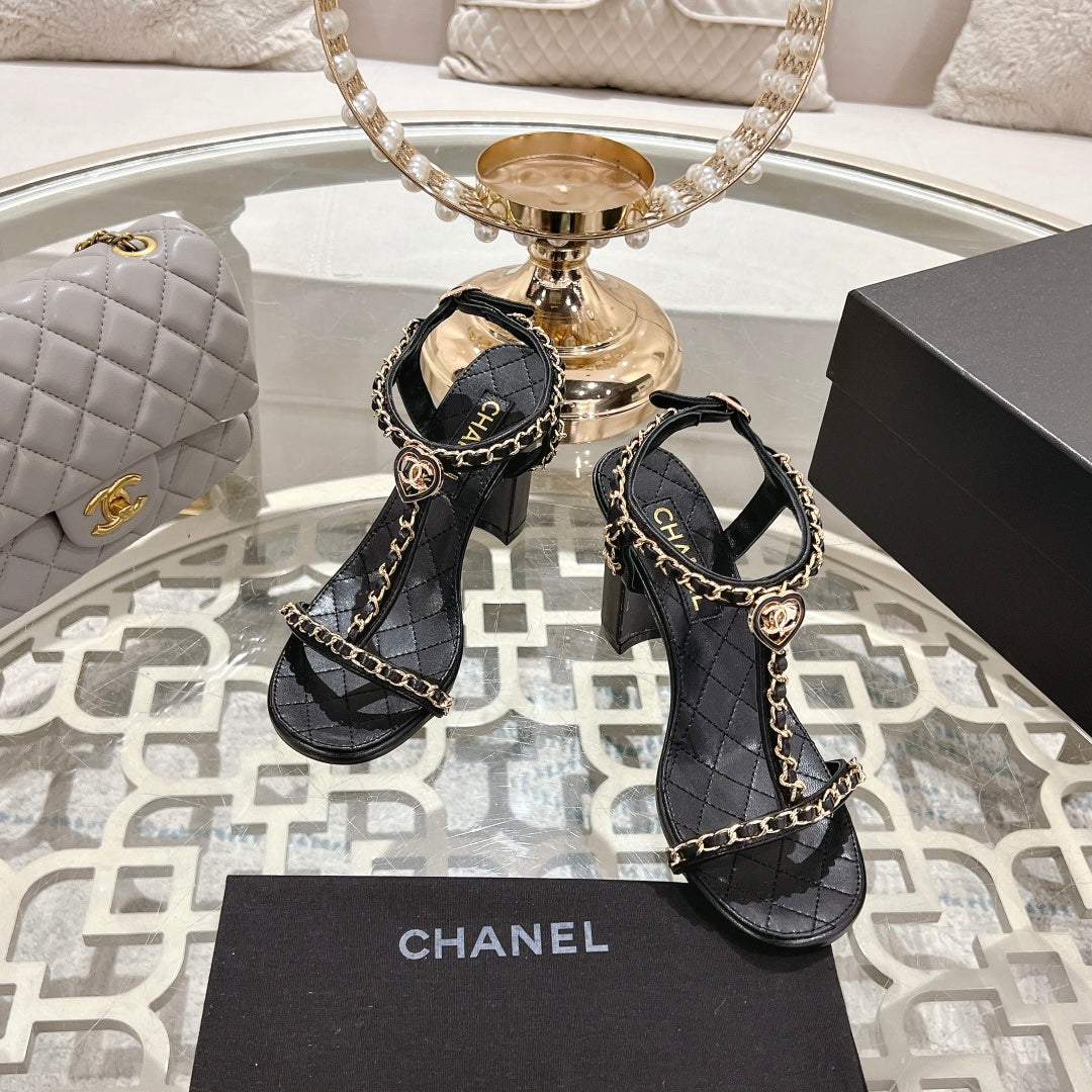Black Cruise 2024/25  Sandals