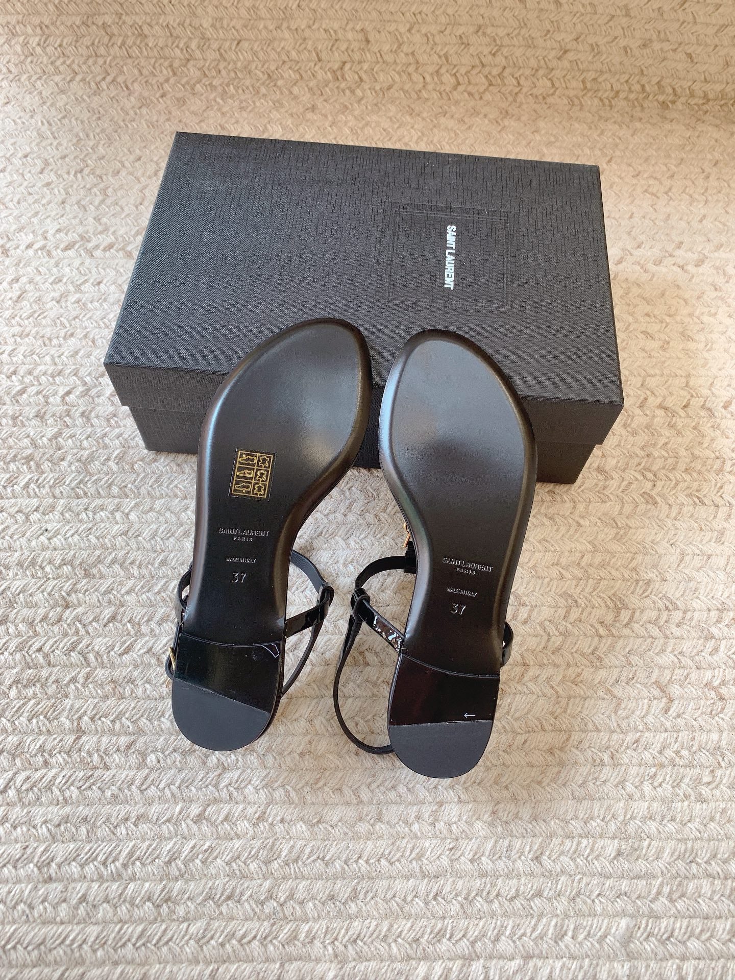 Black C Sandals In Patent Leather