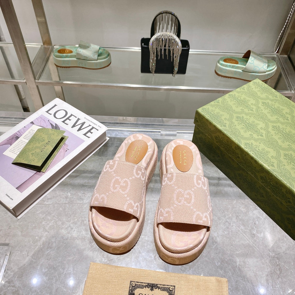 Beige and light pink platform slide sandal