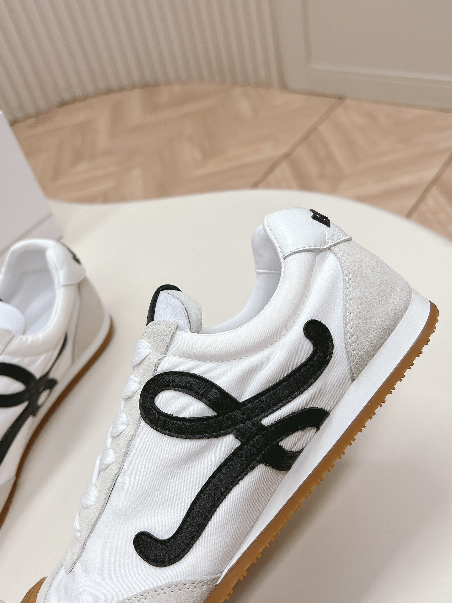 White/Black Ballet Runner