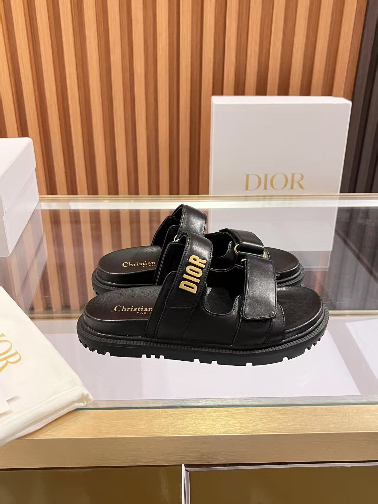 Black Dioract Slide