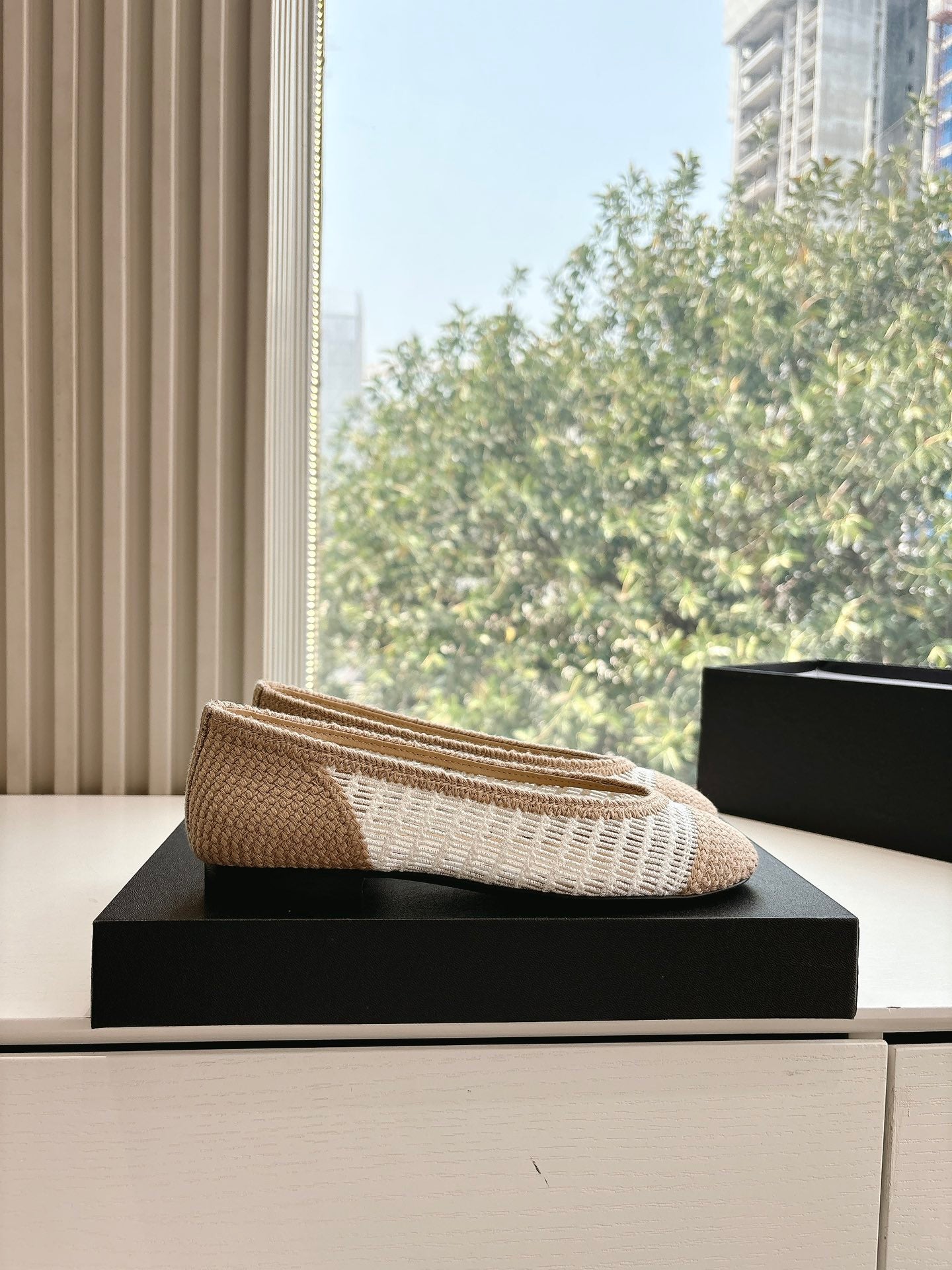 White & Beige Raffia Ballet Flats