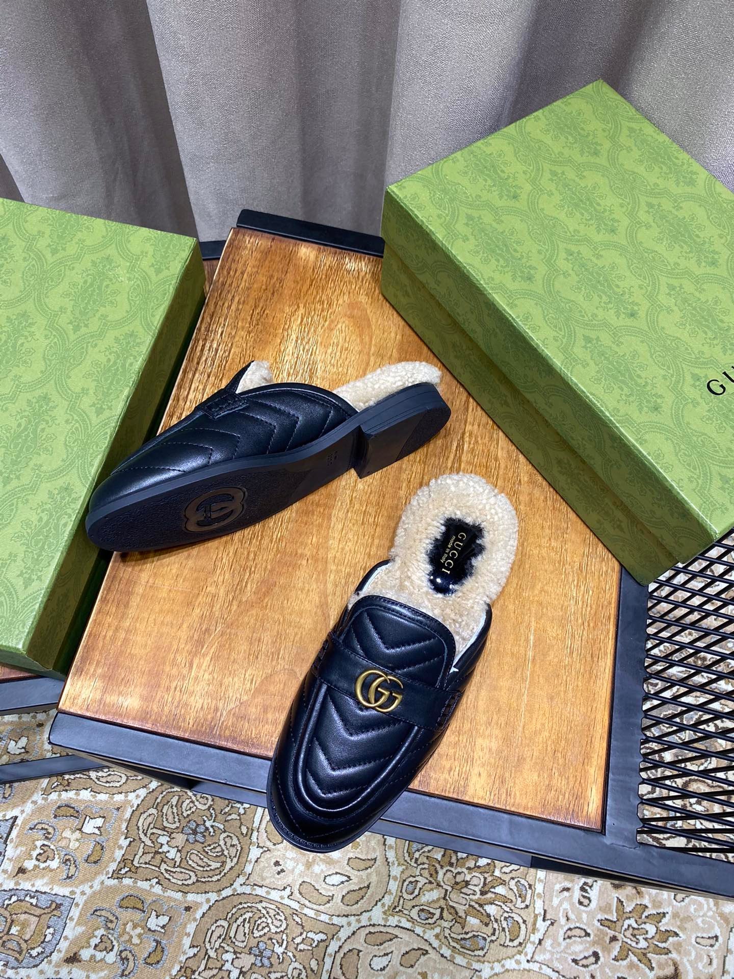 Black chevron matelassé slipper