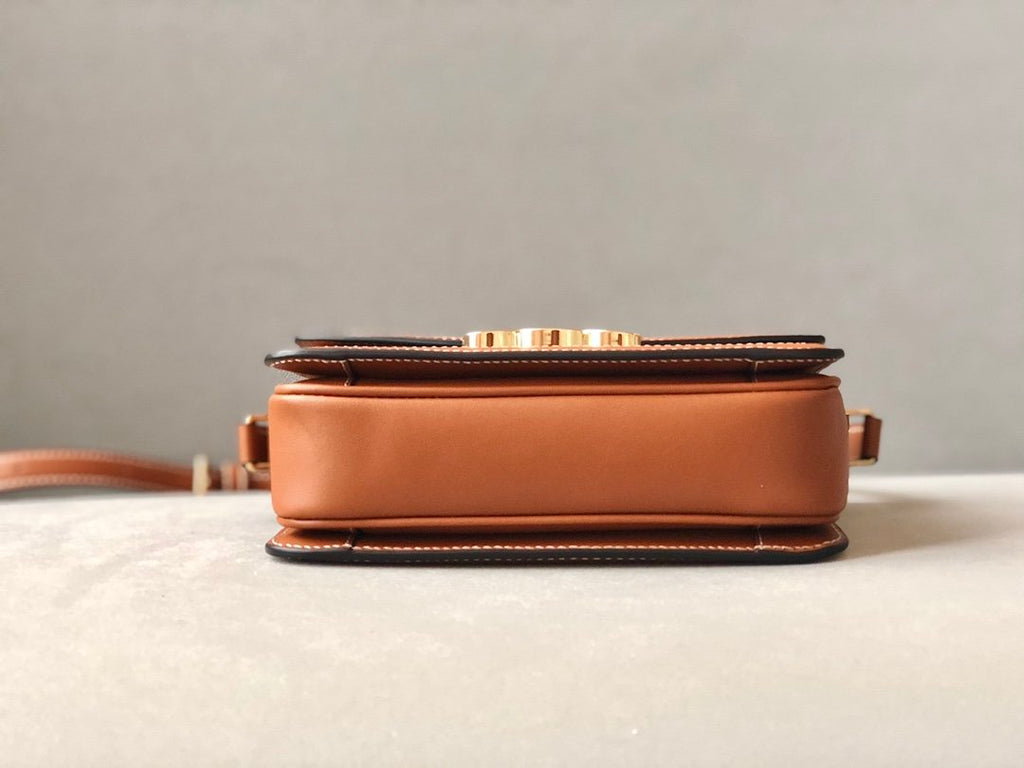 Tan CT triomphe bag