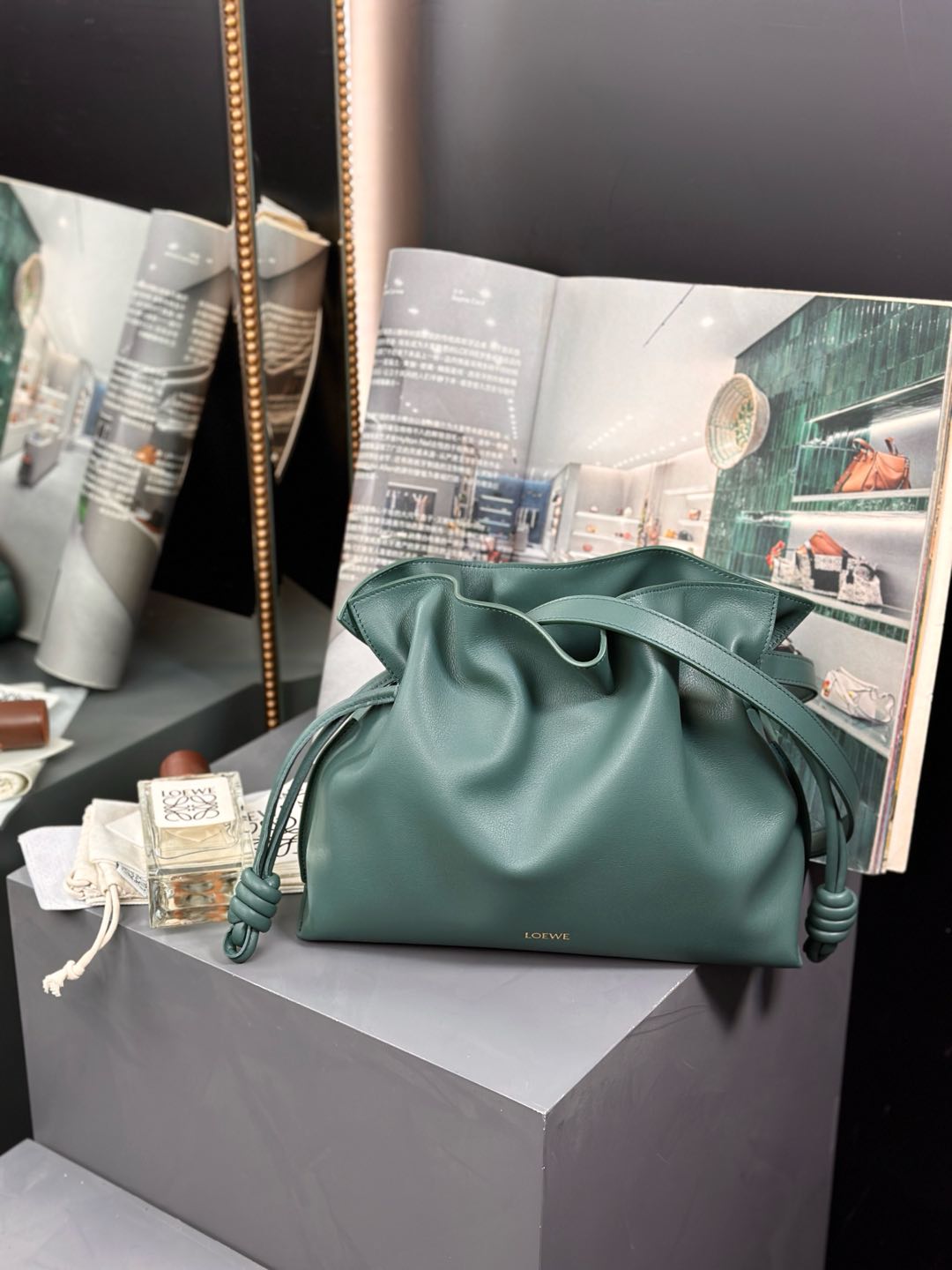 Vetiver Medium Flamenco Clutch