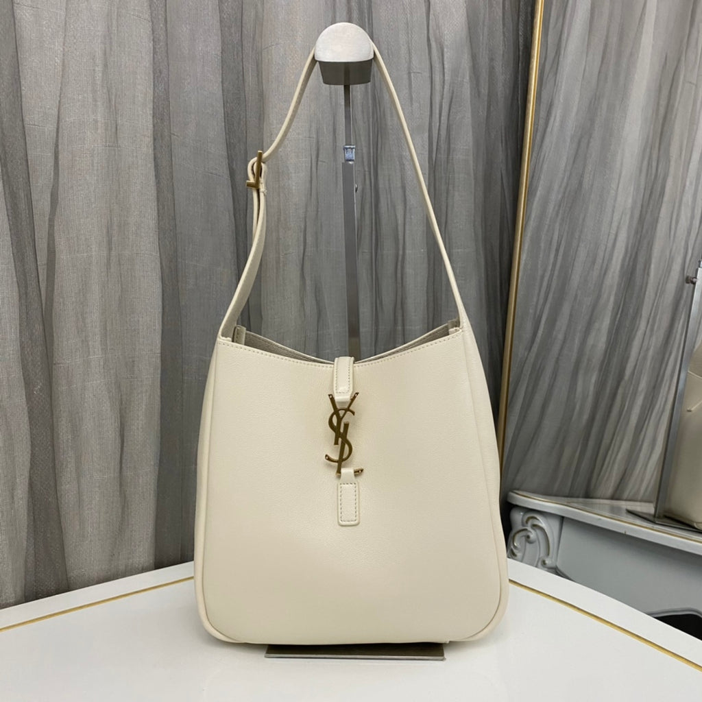 Blanc Vintage Le 5 à 7 Small Leather Shoulder Bag