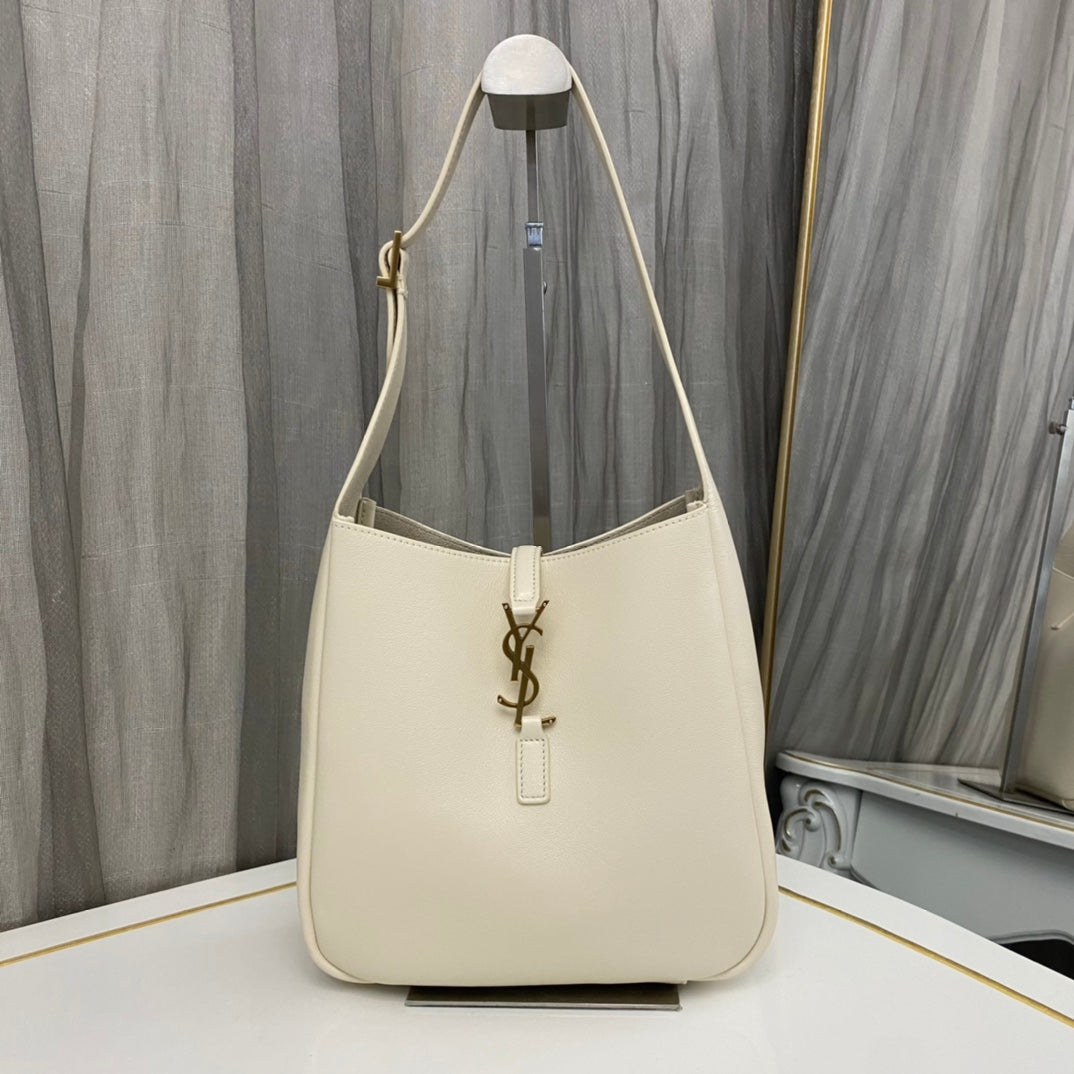 Blanc Vintage Le 5 à 7 Small Leather Shoulder Bag