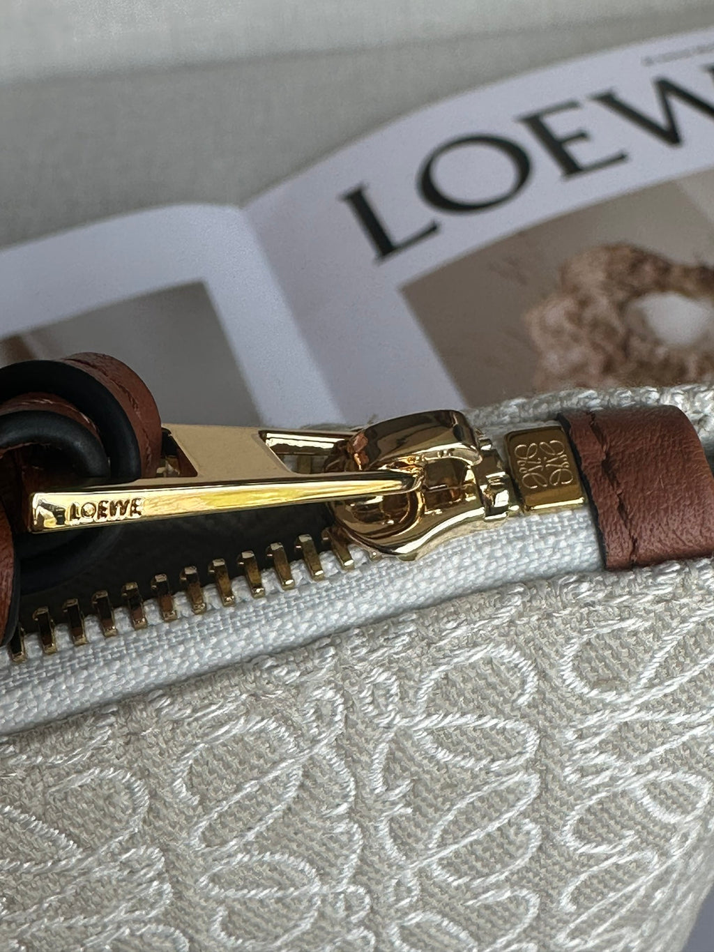 Ecru/Tan Oblong Pouch