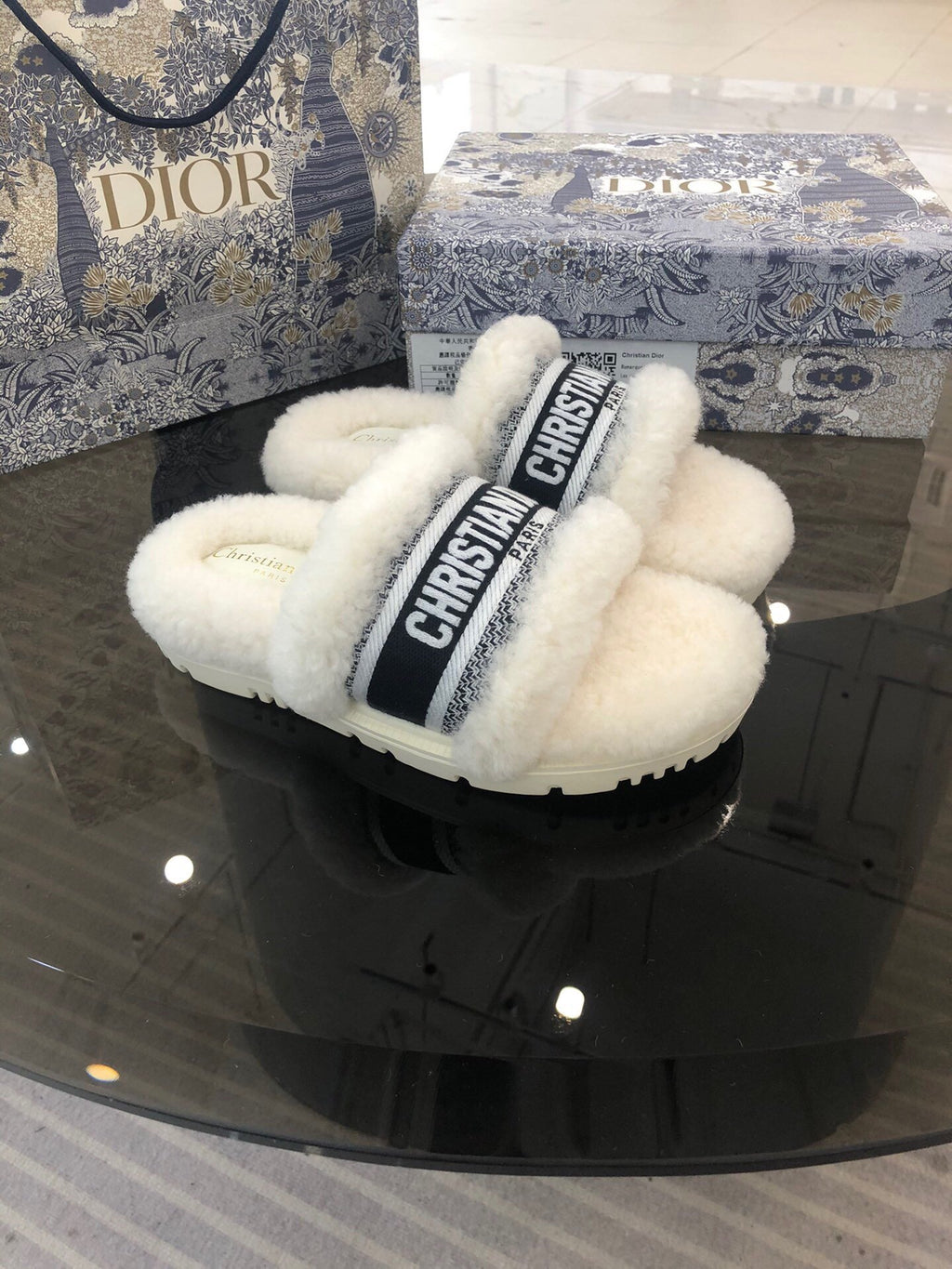 White DD slide