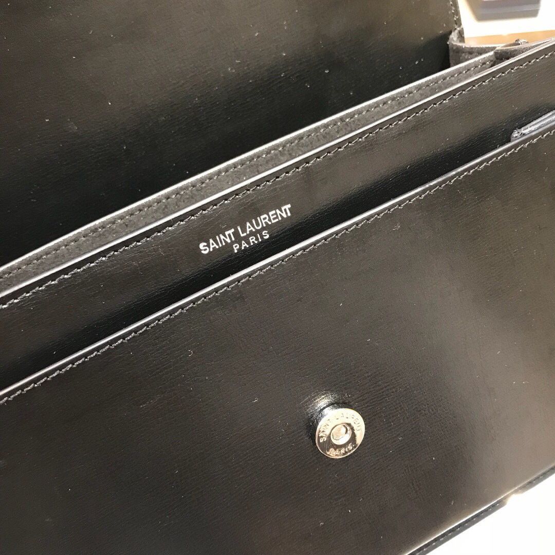 Black SS medium leather shoulder bag