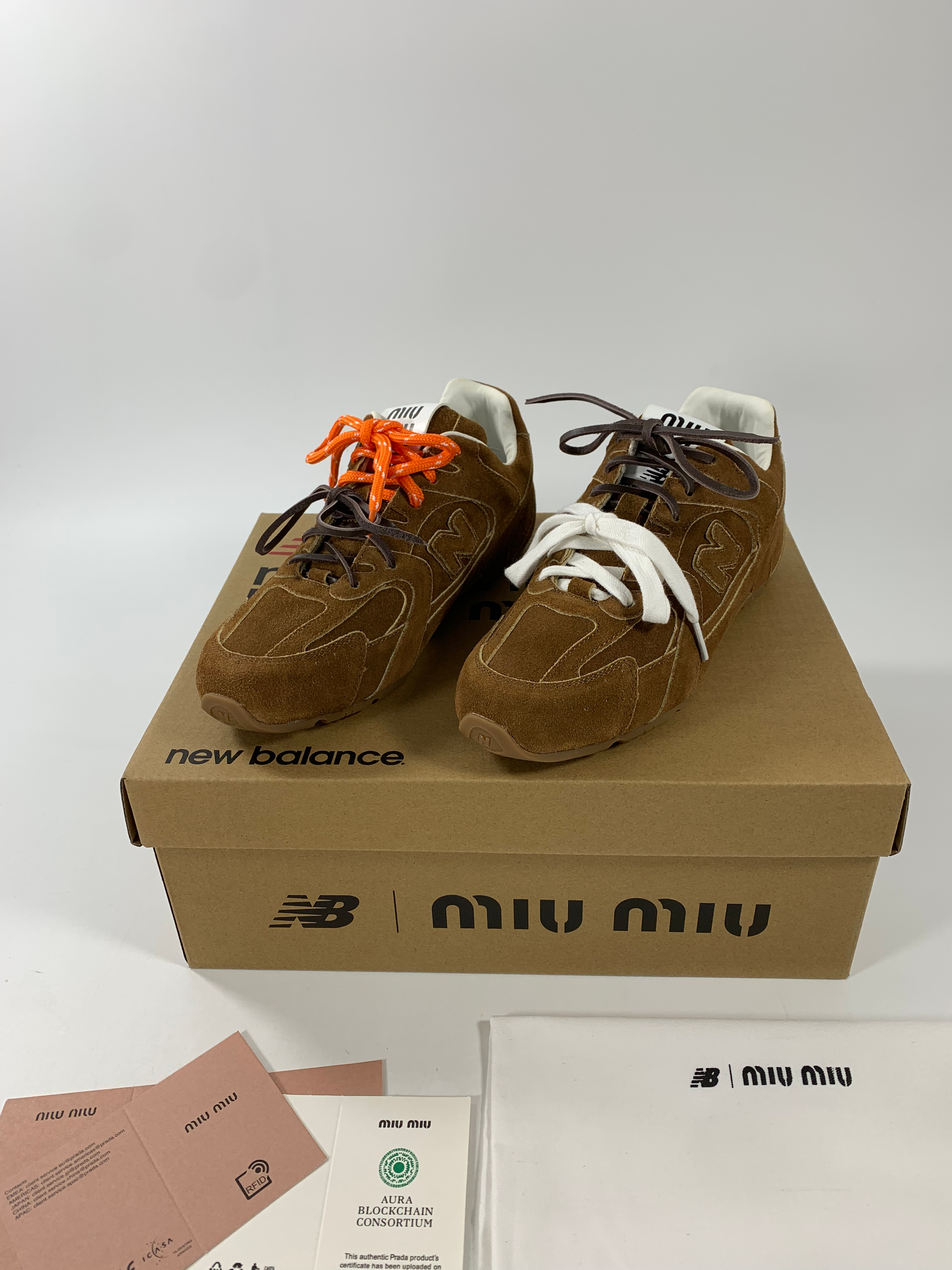 Cinnamon NxM 530 SL Suede Sneakers