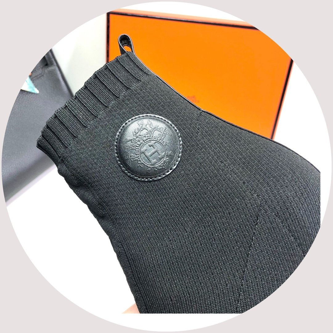 Black HV 60 ankle boot