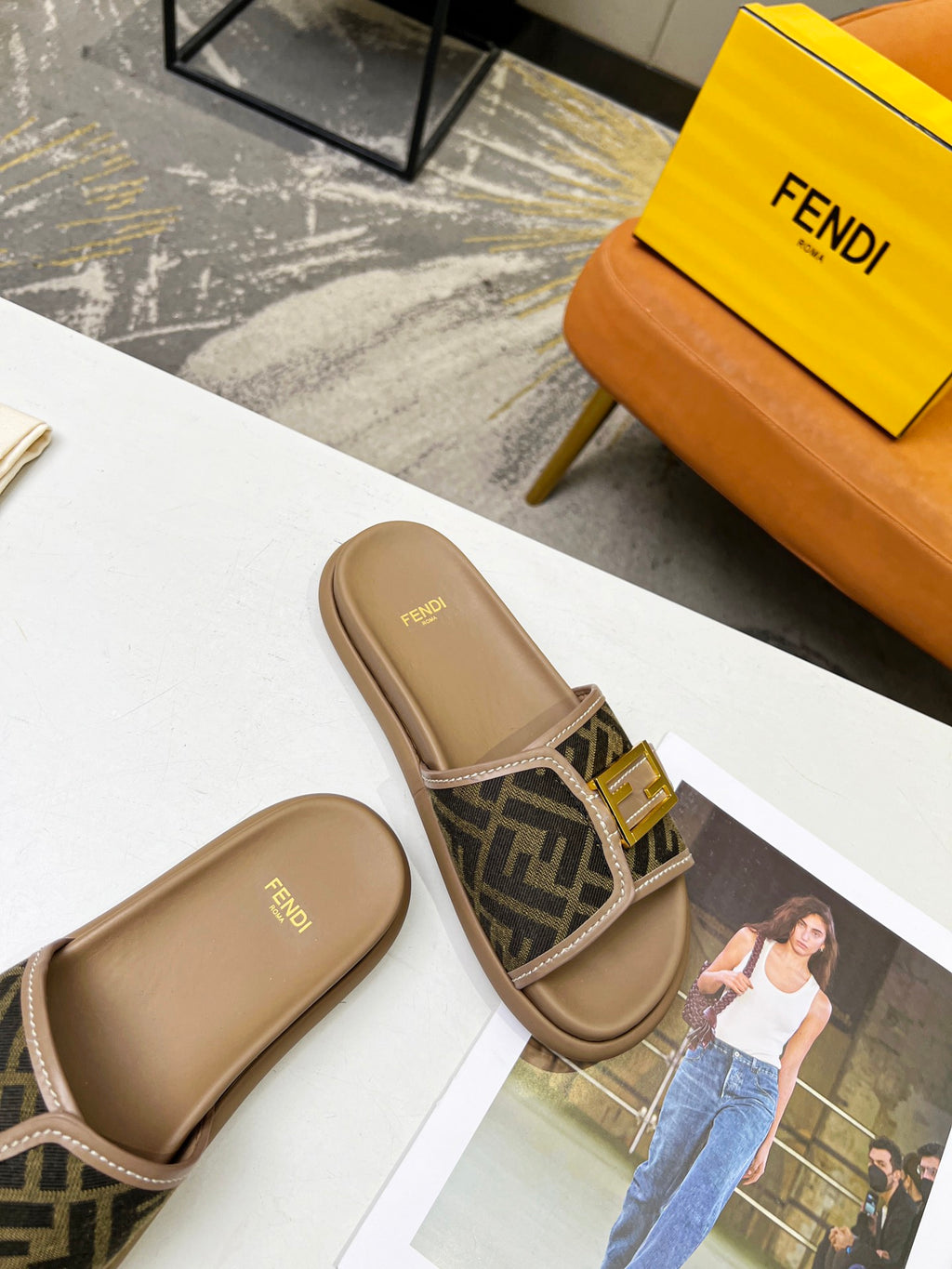 Brown fabric Feel slides