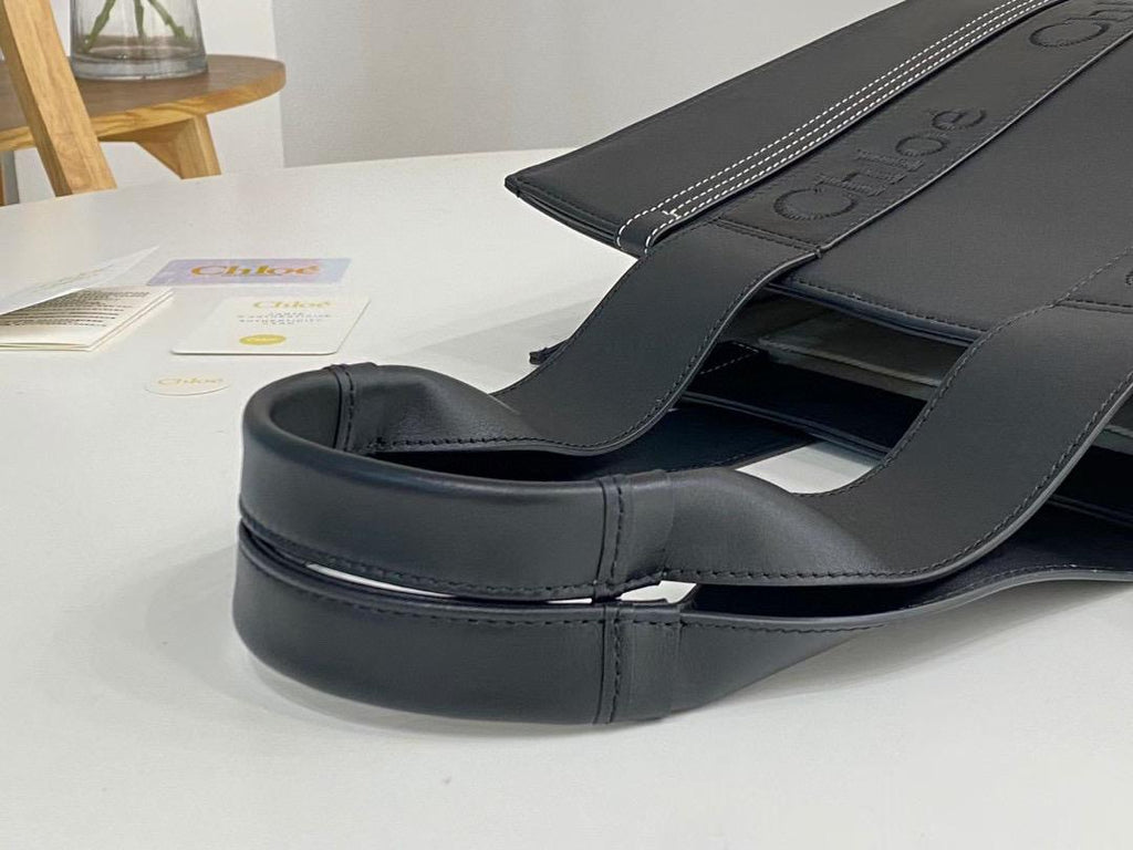 Black CW medium tote bag