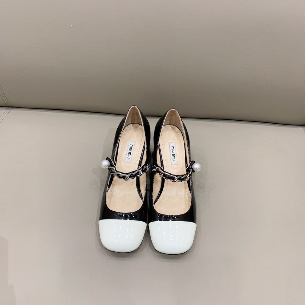 White & black MM patent leather 65 mm pumps